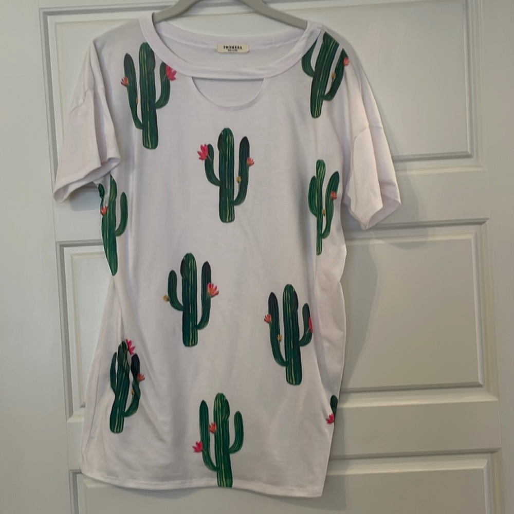 Womens promesa cactus print shirt size small